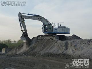 国外的CAT D8T与HITACHI EX500工作实拍