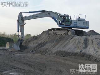 国外的CAT D8T与HITACHI EX500工作实拍