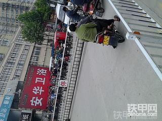 路上随拍的火车过道