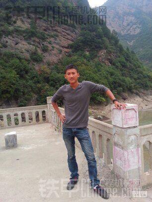 拖着挖机旅游了一转