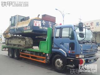 宝岛日产UD平板拖车