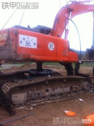 日立200-6  换转盘