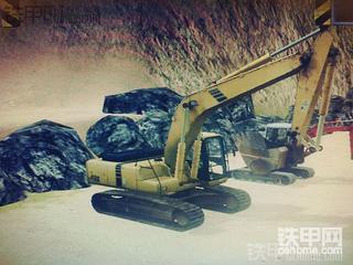 看看大挖 是怎么上破车的。。。