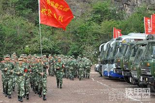 高清组图：武警水电部队“普城龙江大坝决口封堵”应急演练