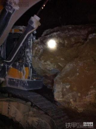 我说、三一700挨砸到了、 你们看不看呢？