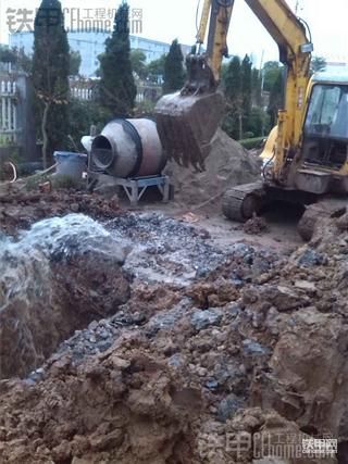 昨天的神机极品机手又把供水管干断了