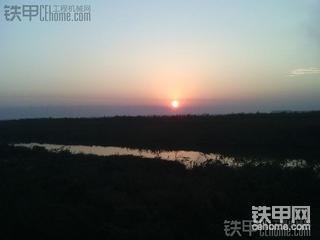 铁甲人的一天，坐 台 与 做 台 。