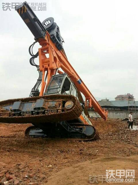 如何避免旋挖鉆機(jī)翻車注意事項(xiàng)