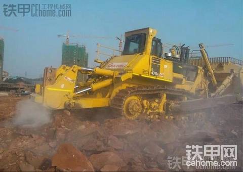 小松D475赴約湘潭龍暢，D11R唯有膜拜！