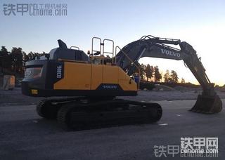 新沃尔沃EC380E挖掘机