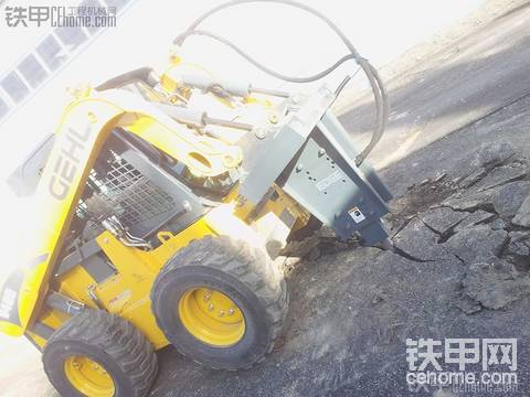 蓋爾 巨無(wú)霸滑移裝載機(jī)V400