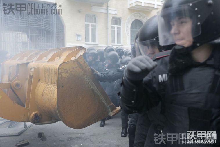 <a href='<a href='http://news.ifeng.com/photo/dashijian/detail_2013_12/03/31749311_0.shtml#p=12' target='_blank'>網(wǎng)頁鏈接</a>' target='_blank'>網(wǎng)頁鏈接</a>