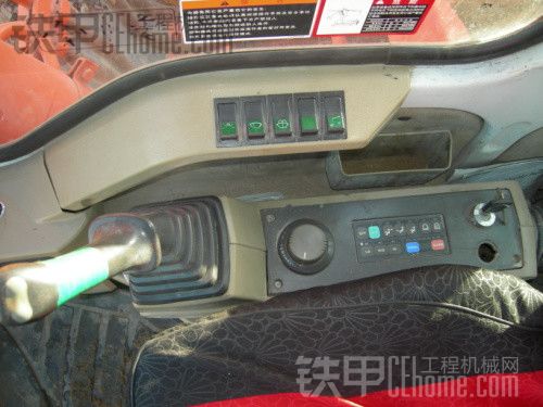 看中這臺(tái)車(chē)，朋友們給估個(gè)價(jià) 斗山225LC-7