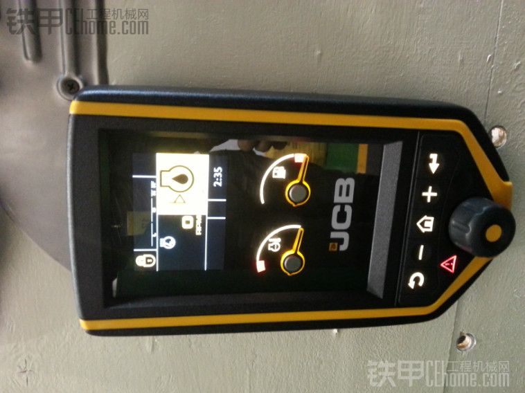 JCB挖掘機(jī)明年改顯示器了?。≌嫫?！