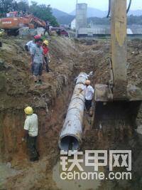 機(jī)子陷兩次都自己爬起來(lái)了