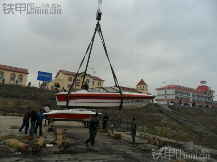 三一起重机 中国边境 线吊旅游船