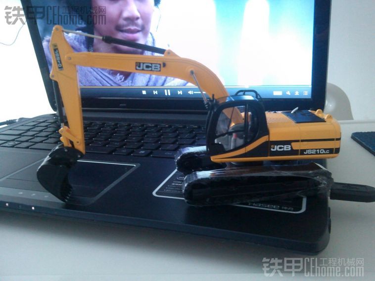 剛提了臺JCB JS210挖掘機(jī)大家看看咋樣