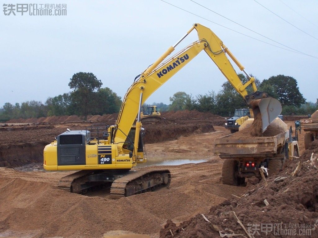 KOMATSU PC 240.390.490-10系