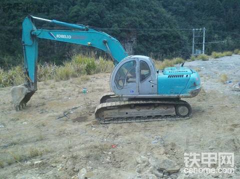 視頻  出售做事中的神剛200-5.5液壓絕對(duì)ok        自己拍了視頻。