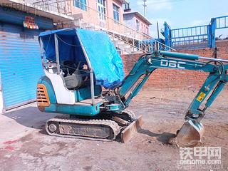 大连黑猫微型挖掘机