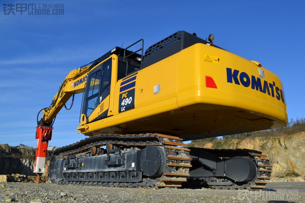 KOMATSU PC490LC-10 .