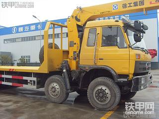 楚风前四后八平板带吊机一车3用。。。。。。