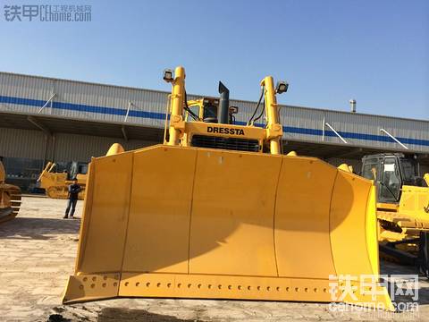 民族驕傲，柳工高端品牌Dressta大型推土機(jī)，諸位看下如何？
