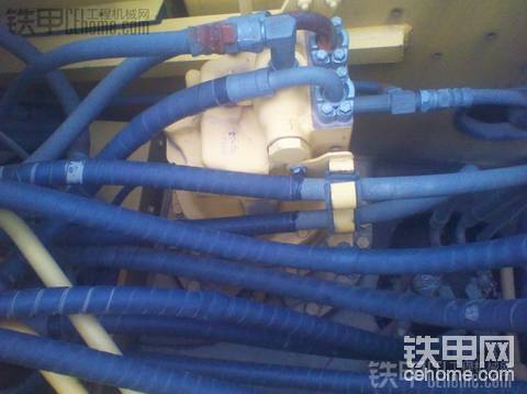 剛剛還完貸款的小松PC240LC-8出售