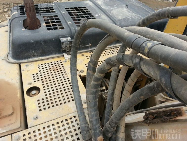 出售2000年卡特320BU ，車況好干活車