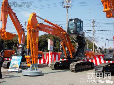 3月份日立挖掘機(jī)展示會(huì)