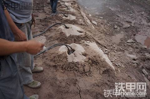 土石方遇到不能爆破的地方怎么办用这个分裂棒，，效果不错，，，