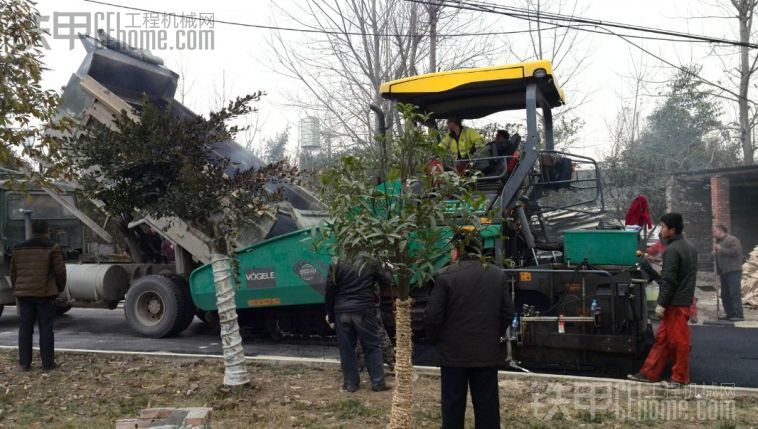 維特根福格勒攤鋪機(jī)跟換噴油器