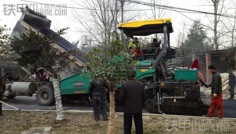 维特根福格勒摊铺机跟换喷油器