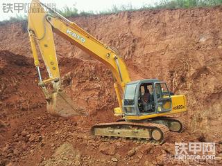 （頂班工作）加藤820R挖掘機(jī)