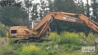在韓國(guó)看到的三星挖掘機(jī)，好大哦。不過(guò)可惜啦