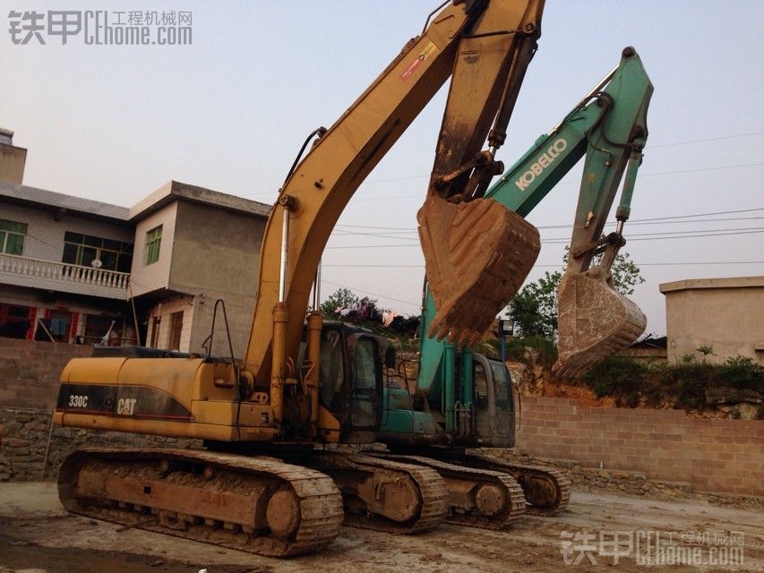 出售卡特330C/10000小時(shí)-機(jī)子沒動(dòng)過，原裝底盤。