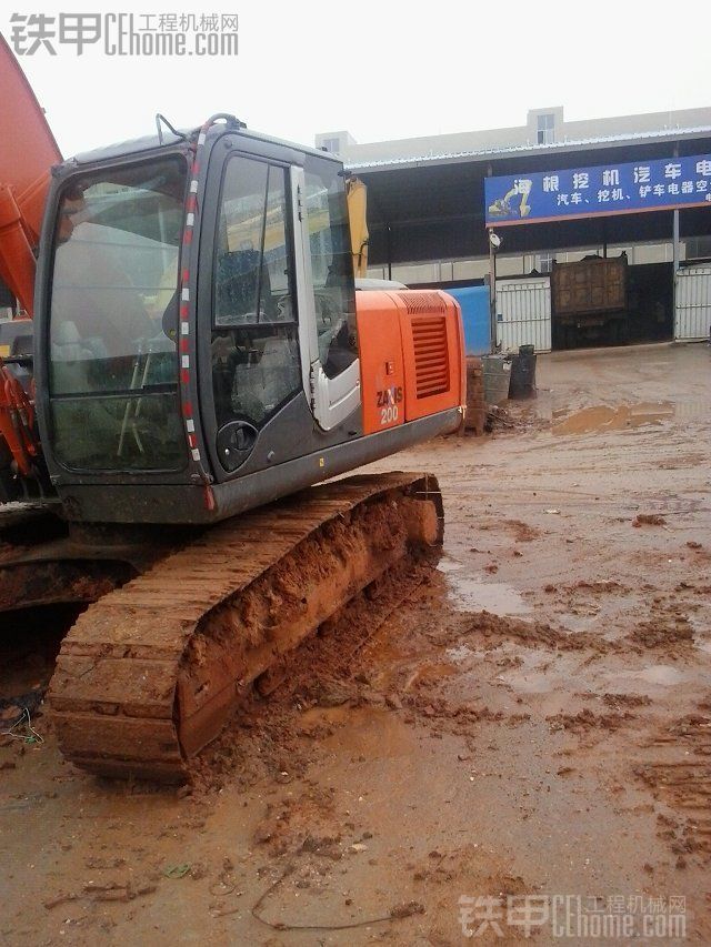 日立ZX200-3二手挖掘机 价格45万 江西吉安 4200小时