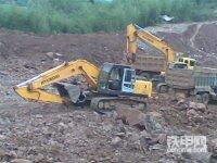 2010年现代R225LC-7挖掘机白色内饰求解释