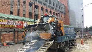 (转载)凯斯SR175滑移装载机交车