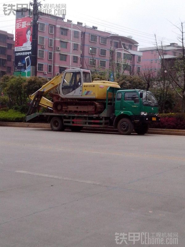 出售東風(fēng)大勁卡中型拖車