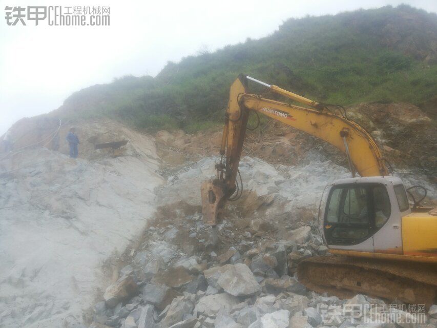 住友200-3,04年機(jī),8000小時(shí),帶炮35萬(wàn)