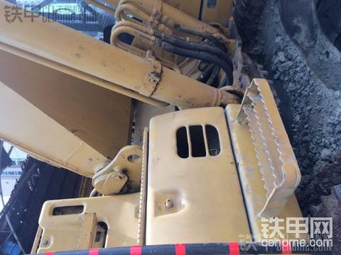 卡特 320C  挖掘機(jī)  9000小時  34萬