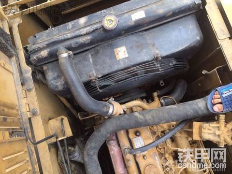 卡特 320C  挖掘機(jī)  9000小時  34萬