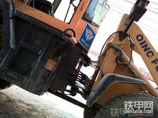 烈日炎炎下的我，干一個(gè)澆灌樓頂?shù)幕? onerror=