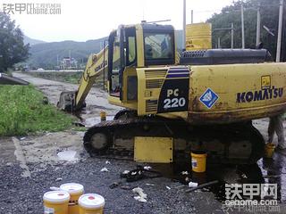 小松200-8  換液壓油技巧    ?。。? onerror=