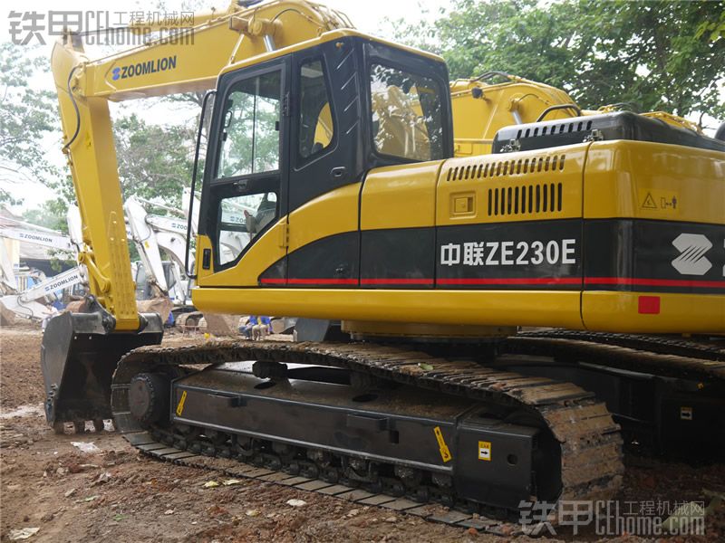 中联重科 ZE230E 挖掘机 1905小时 46万 手续齐全 二手挖掘机 法院执行机