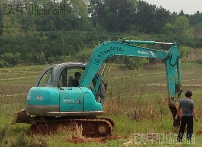 神鋼60-5液壓泵中軸油封漏了，大家怎么看