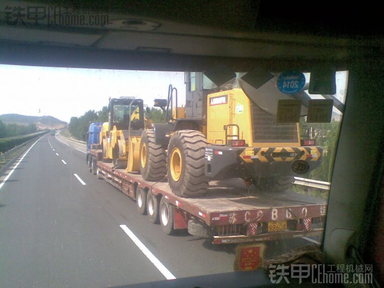 去徐州修理廠拖車，有新機(jī)諜照！維特根哦~