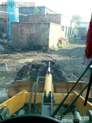 我的临工918装前四后四自卸车做业