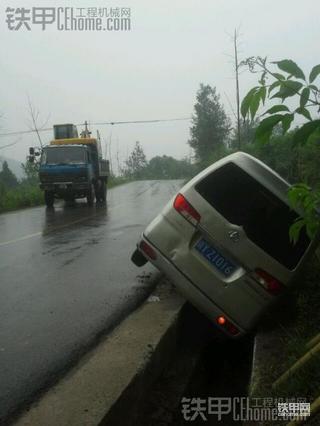 离开它了 开挖机刚好一年 有喜有悲